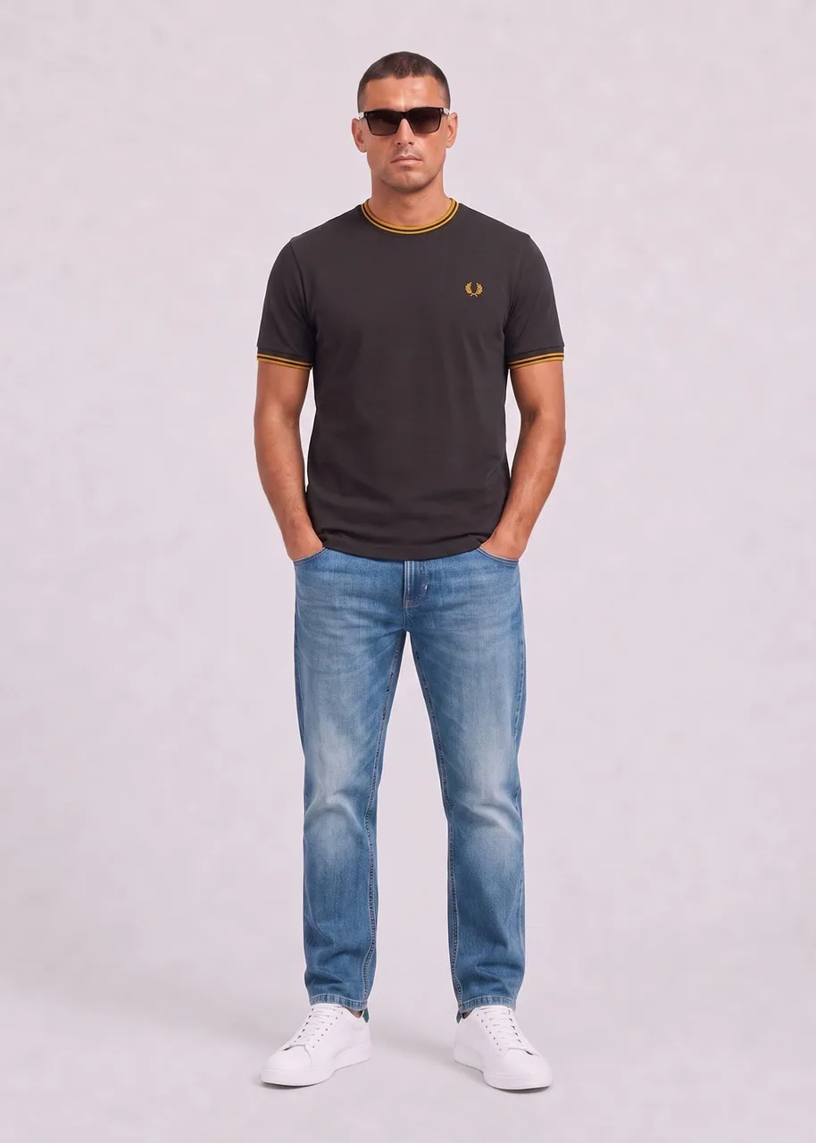 Ansicht 2 von Fred Perry Twin tipped t-shirt - anchor grey golden
