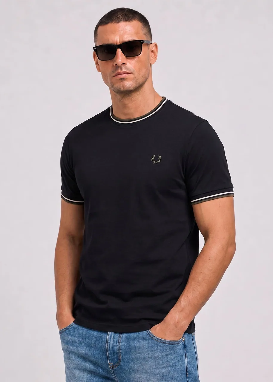 Ansicht 2 von Fred Perry Twin tipped t-shirt - black ecru laurel wreath green